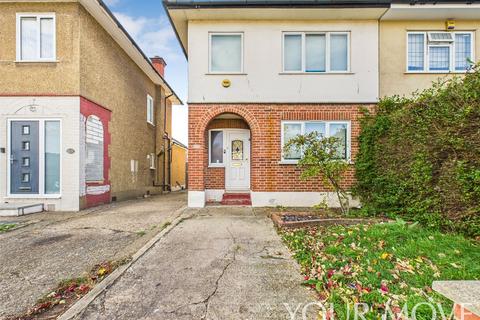 Carter Drive, Romford RM5 3 bed semi