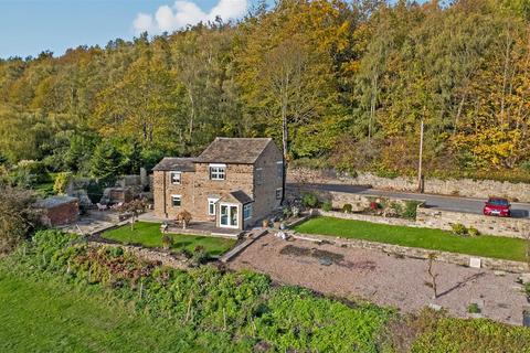 Edge Road, Thornhill, WF12 0QF 2 bed detached house for sale