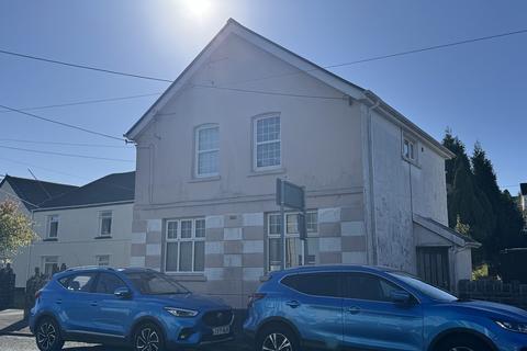 Cwmamman Road, Garnant, Ammanford... 2 bed flat for sale