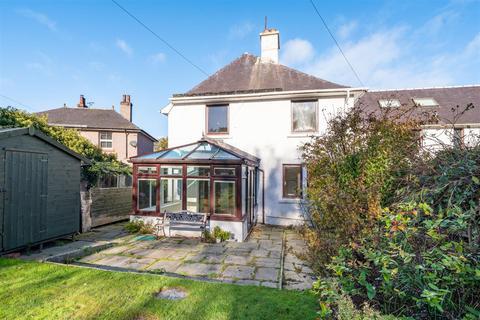 9 Barony Knoll, Kelso 3 bed semi