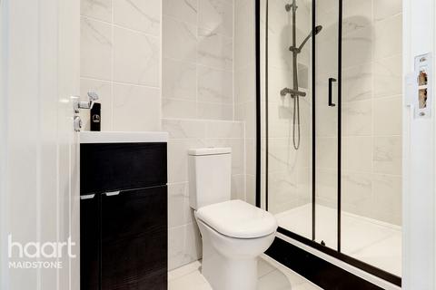 Buckland Hill, Maidstone 2 bed apartment for sale