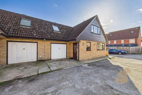 Moulton Close, Sudbury 3 bed semi