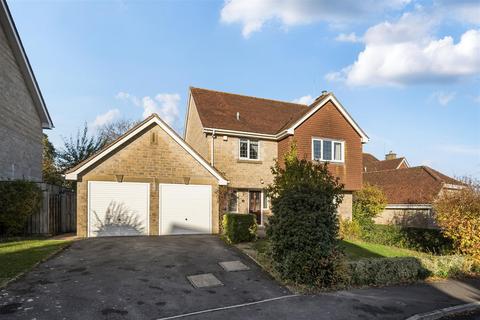 Sandes Close, Chippenham 4 bed detached house for sale