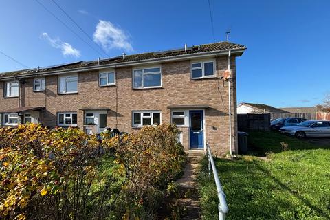 9 Solent Gardens, Isle of Wight, PO40... 3 bed semi