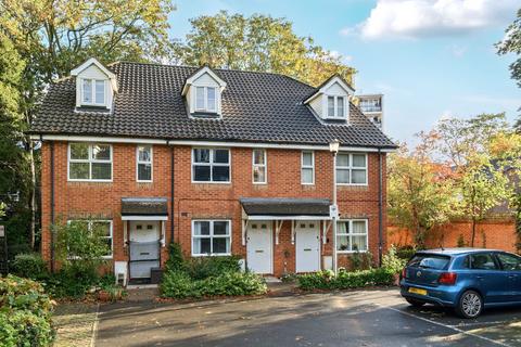 Burghley Hall Close, london SW19 1 bed maisonette for sale