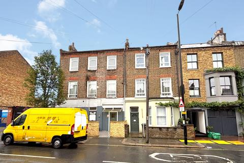 Flat 250, Kilburn Lane, London, W10 4BA 2 bed flat for sale