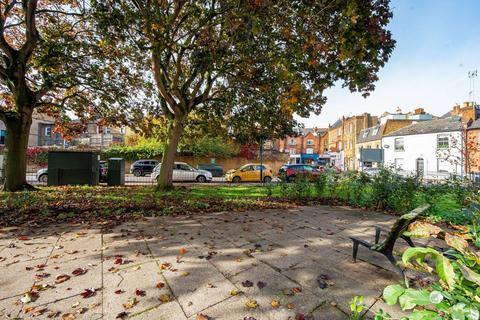Pearscroft Road, Sands End, London, SW6 1 bed maisonette for sale