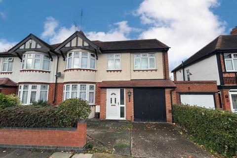 The Headlands, The Headlands NN3 4 bed semi