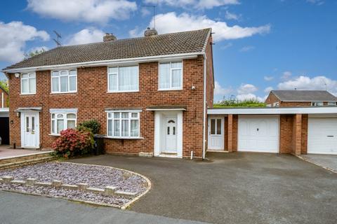 Nanaimo Way, Kingswinford DY6 3 bed semi
