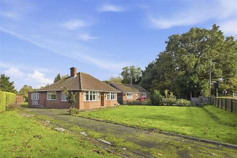 Mill Road, Norwich NR15 3 bed detached bungalow for sale