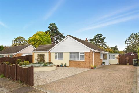 Orchard Grove, Diss IP22 4 bed detached bungalow for sale