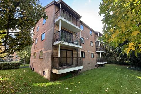 Flat 8, The Charltons 16