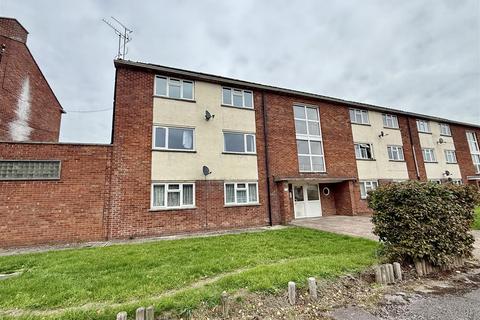 Neeld Crescent, Chippenham 2 bed flat for sale