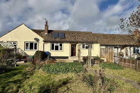 Bendy Bow, Oaksey, Malmesbury 2 bed semi