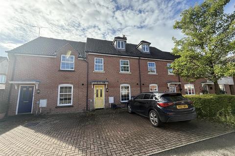 Festival Close, Devizes 3 bed terraced house for sale