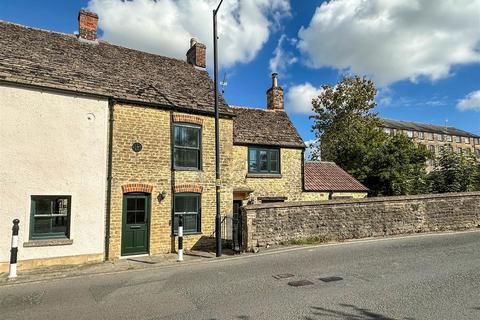 St. Johns Bridge, Malmesbury 3 bed semi