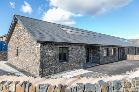 Longhowe End Farm, Grange