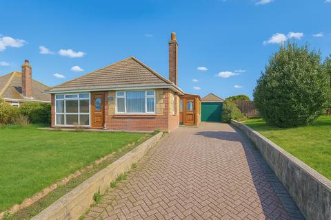 CHAIN FREE * LAKE 2 bed detached bungalow for sale