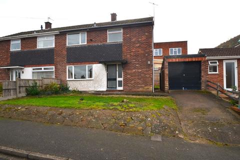 Grafton Close, Malvern... 3 bed semi