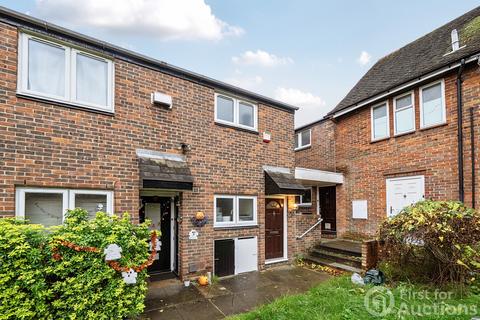 Thirlmere Gardens, Northwood 1 bed maisonette for sale