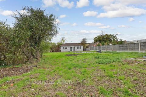 Fieldway, Wickford, Essex 2 bed detached bungalow for sale