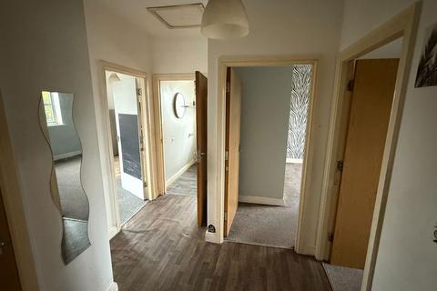 Brickhouse Lane South, Tipton, DY4 7HJ 2 bed flat for sale