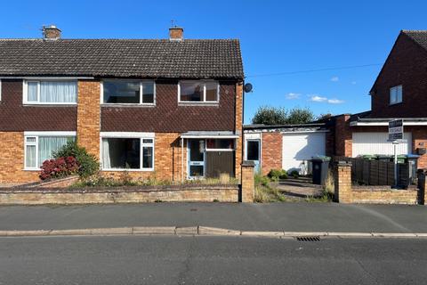 27 Cherry Orchard... 3 bed semi