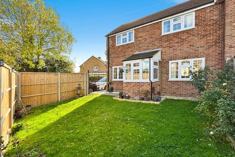 Lulworth Road, Reading, Berkshire 2 bed semi