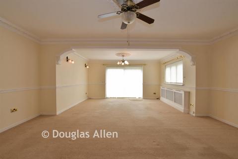 Cheriton Avenue, Clayhall, Ilford, Essex 3 bed semi