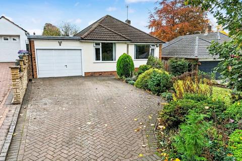 Viewlands Drive, Wolverhampton WV6 3 bed detached bungalow for sale