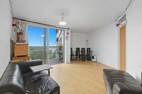 Prince Regent Road, Hounslow TW3 2 bed flat for sale