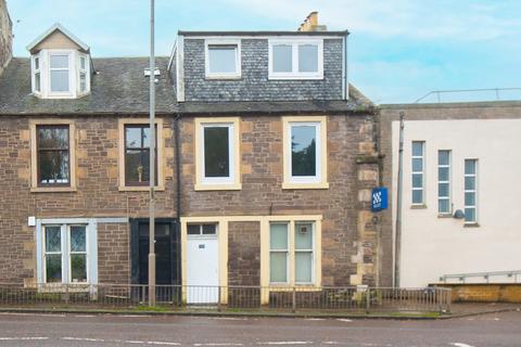 Westport, Lanark, ML11 3 bed flat for sale
