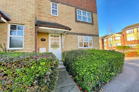 Bishop Court, Earls Meade, Luton... 2 bed ground floor maisonette for sale