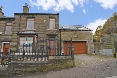 Hullen Edge Lane, Greetland 3 bed house for sale