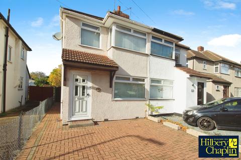 Lancaster Drive, Hornchurch, RM12 2 bed semi