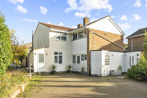 Ram Gorse, Essex CM20 6 bed link detached house for sale