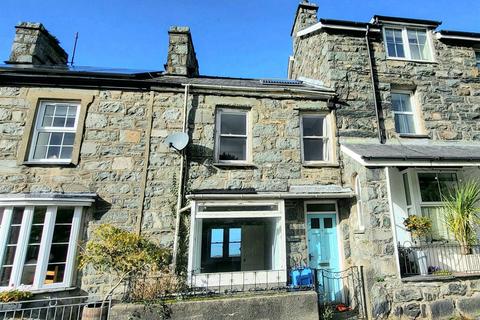 Dwylan, High Street, Harlech 2 bed terraced house for sale
