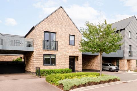 Rawlyns Way, Huntingdon PE28 2 bed link detached house for sale