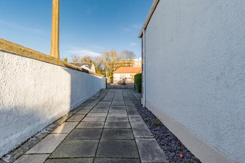 23 Traquair Park East, Edinburgh... 3 bed semi