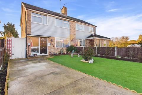 Ponders Road, Colchester CO6 3 bed semi