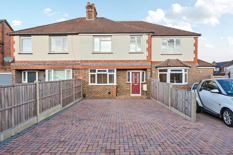 Tollgate Avenue, Surrey RH1 3 bed terraced house for sale