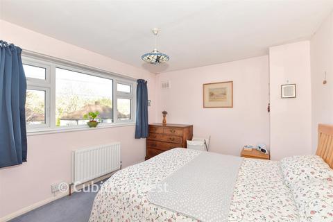 Winterbourne Close, Lewes, East Sussex 2 bed semi