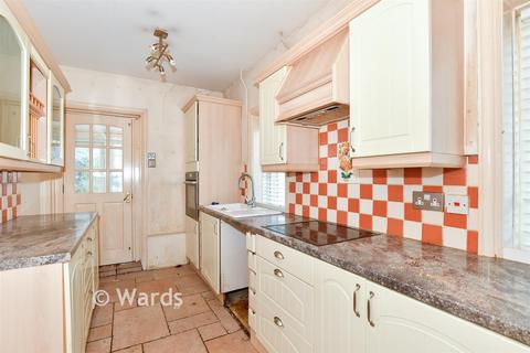 London Road, Ditton, Aylesford, Kent 2 bed cottage for sale