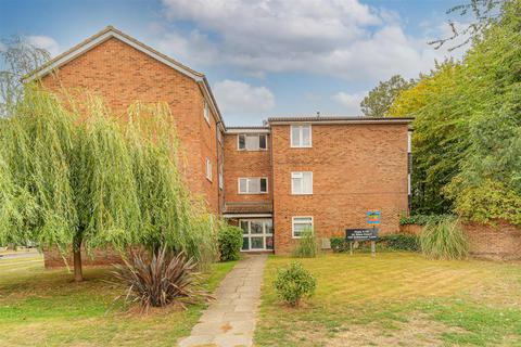Bullsmoor Lane, Enfield 1 bed flat for sale