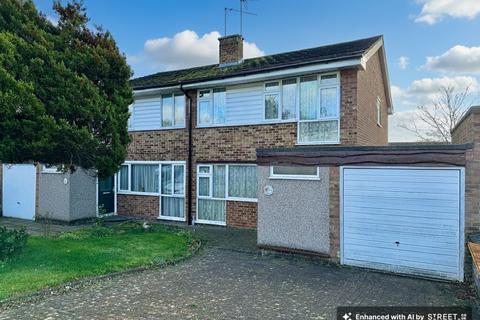 Meadow Rise, Billericay CM11 4 bed semi