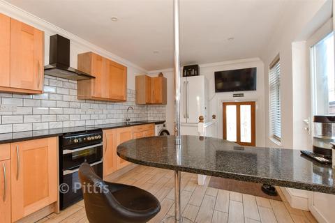 Melville Street, Sandown, Isle of Wight 5 bed terraced house for sale