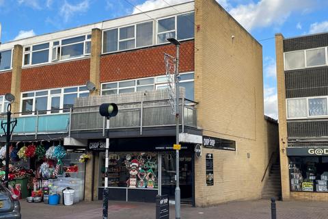 40 St. Johns Way, Corringham... 3 bed flat for sale