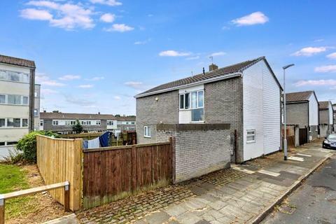 Welland Close, Peterlee, Durham, SR8 1HX 3 bed semi