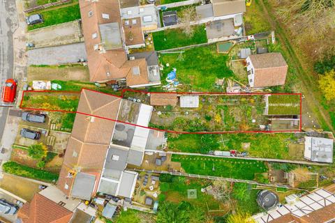 Ashen Drive, Dartford 3 bed end of terrace house for sale