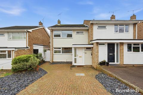 West Cloister, Billericay, CM11 3 bed semi